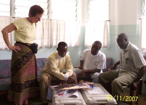 Linda with Ghanaian Friends